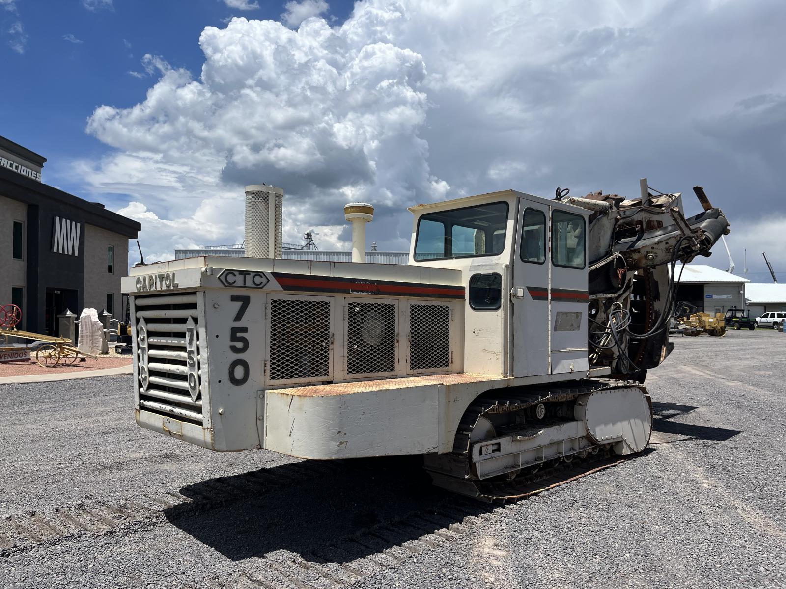 ./imagenes/INVOICE/2019/15976/CAPITOL TRENCHER CTC750 (17).JPG